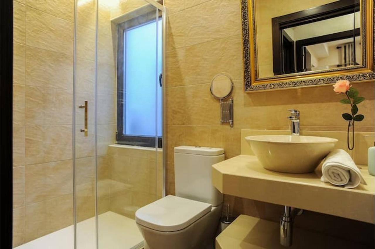 Premium Apartment La Latina 2. Salamanca Bagian luar foto